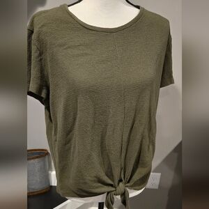 Euc Madewell green tie front blouse sz M. Perfect for office or date night.